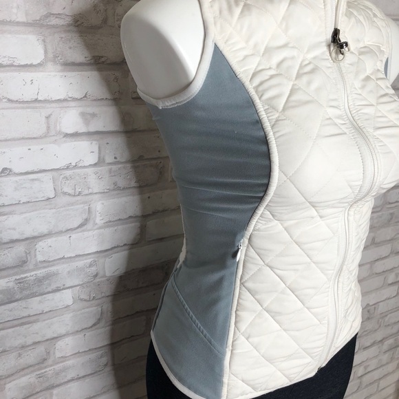 Athleta gray and white quilted vest, XXS - Picture 4 of 8
